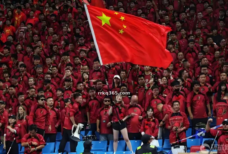 赛季中期盘点：五大联赛之外，那些被低估的争冠球队与关键先生